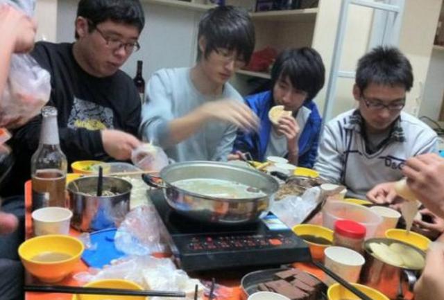 315老坛酸菜事件，一代人的童年幻想破灭了
