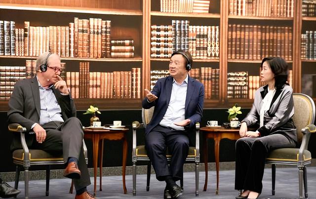 相比马斯克星链技术在俄乌战场窥视与狙杀，华为技术确实亲民友好