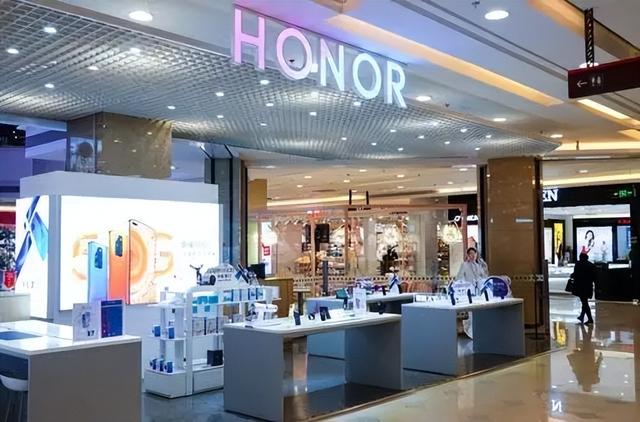 荣耀学“价格屠夫”，新品半年降价900元，12G运存手机仅售3099元