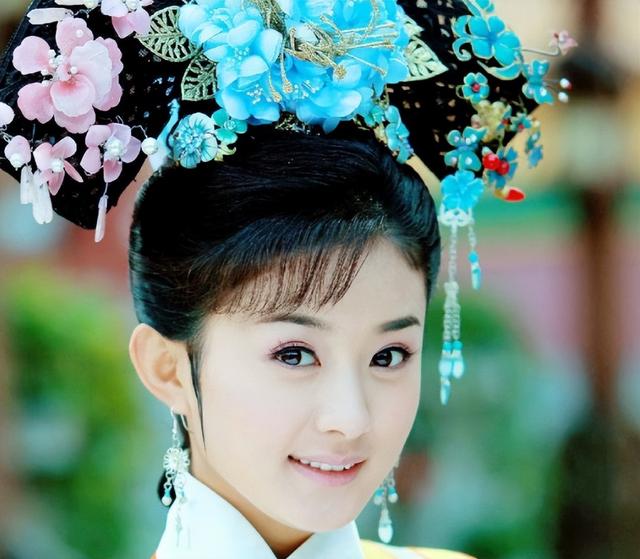 有这样一个懂事的孙女,爷爷自然对她百般宠爱,《还珠格格》赵丽颖在