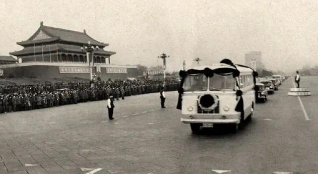 74年，华国锋看了周恩来的纸条，找刘西尧谈话：你回二机部当部长