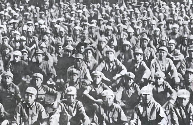 红军师长王光泽：1982年被发现尸骨时，脚上还戴着0.6公斤的脚镣