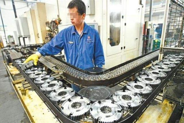 5岁女童心跳停止，医生让见最后一面，救活后才知还有更糟的消息