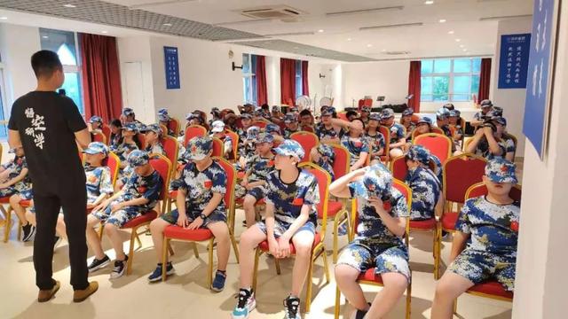 问题少年心理成长军事化管理学校(管理问题少年的学校)(图29)