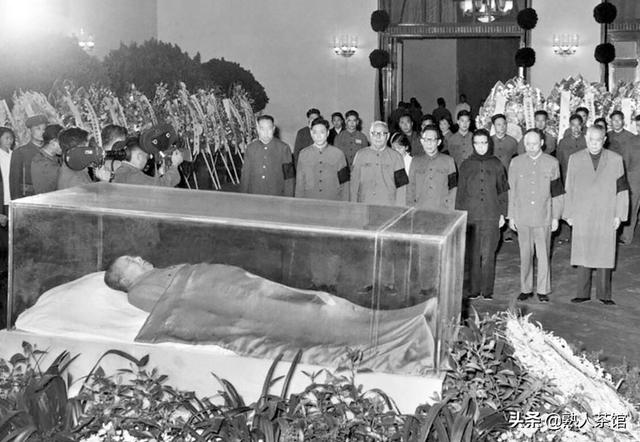 1962年李银桥被调走，毛主席含泪嘱托：我死后帮我照顾娇娇和李讷