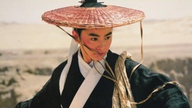 舍不得美貌形象就别拍女扮男装！涂口红又描眉，这些女星像话吗？