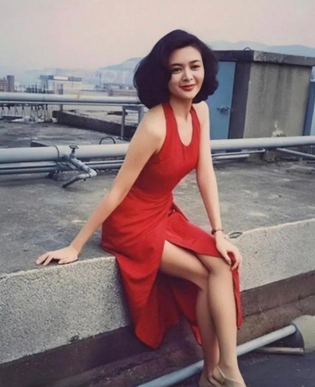 大清灭亡后，溥仪把格格们都嫁给了谁？这些明星祖上都是满清贵族