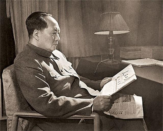 1976年毛主席逝世，毛岸青未能送葬，毛新宇：父亲一直很想念爷爷