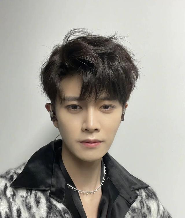 吴磊个人资料简介身高(吴磊个人资料简介身高体重)