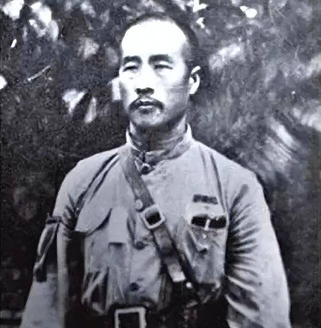 韩复榘被枪毙前提议换鞋，刚迈出一步，一排子弹射来，身中七枪