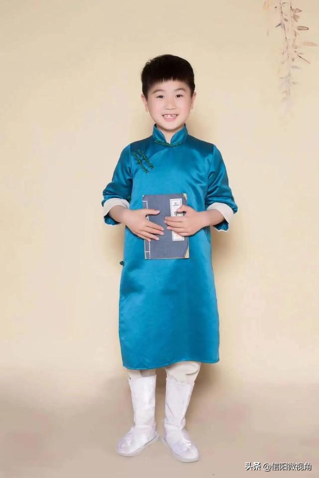 信阳市羊山外国语小学东校区：春光正好，听书香与少年的故事