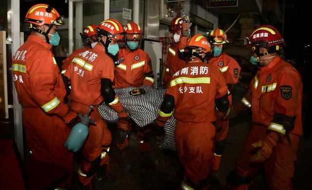 被埋88小时，21岁女孩教科书式“自救”创造奇迹
