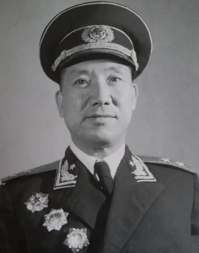 1955年首次授衔，177名中将时任职务简述，附各自戎装照片
