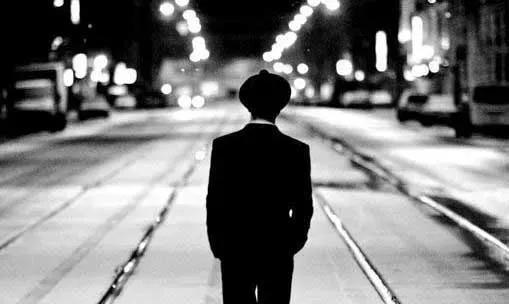 论理性与感性的关系议论文，论理性与感性的关系议论文素材