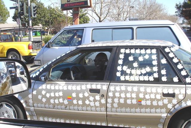 没了耳机、充电器，包装精简的苹果为什么没有舍弃贴纸？