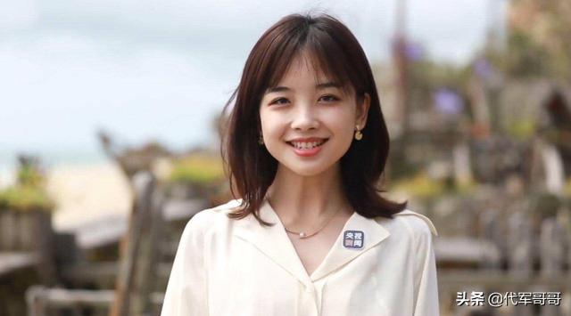 王冰冰被曝英语四级成绩不合格 为何却成为央视力捧的小花 太阳信息网