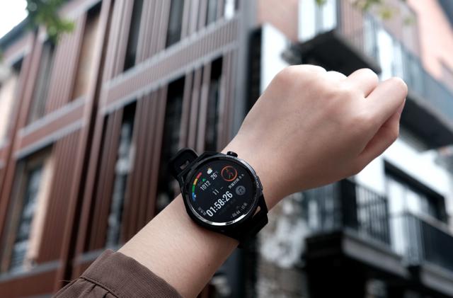 专业跑表横评：华为WATCH GT Runner和佳明Forerunner945谁更强？