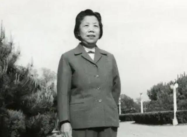 朱琦去世后10天，88岁的朱德才被告知，沉默许久后：你们这样不对