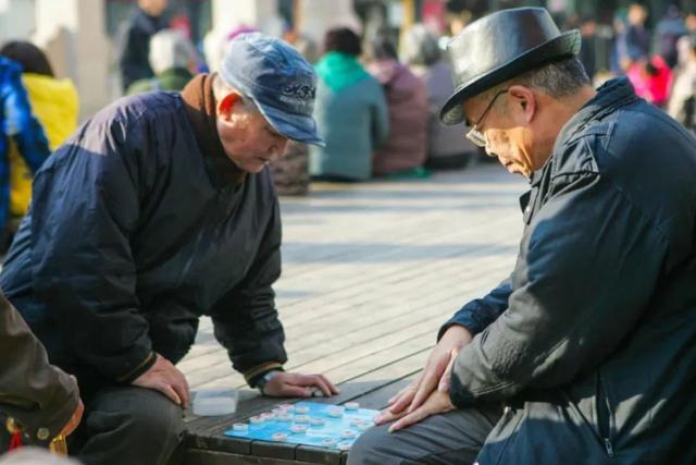 “延迟退休”或成定局？白岩松提出“新建议”，教师队伍表示赞同