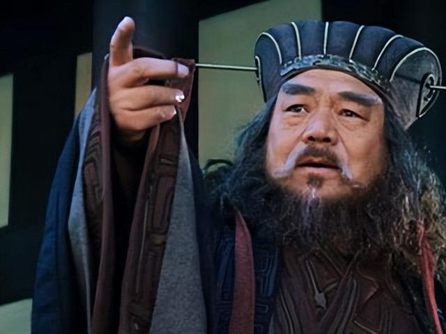 是谁给董卓弄进京了，为什么，董卓又干了些什么