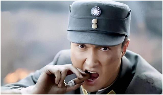 而2020年的《雷霆战将》更是将这类题材拉向深渊,打着"亮剑3"的噱头
