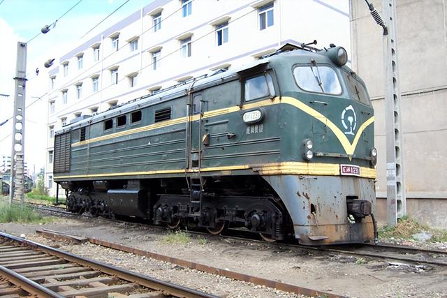 中国铁路机车简介(我国铁路机车车辆工业发展过程)-锐牛沃德讯息网