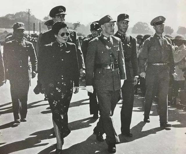 1911年洪门大哥倾尽家产支持革命，开国大典时周总理：抬上天安门