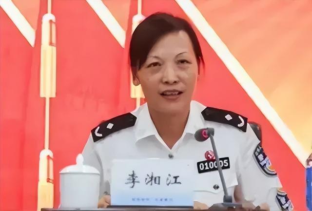 市委书记28岁提处级贪色搞钱色交易，妻子是公安副局长同日被查