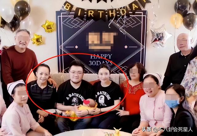 巴图晒全家福，大儿子像宋丹丹，老二像妈妈，网友：摆脱英达基因