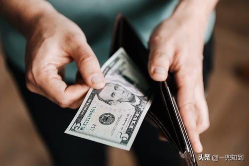 为什么中国人4年不换手机？网友：我就扫个码，为什么要升级手机