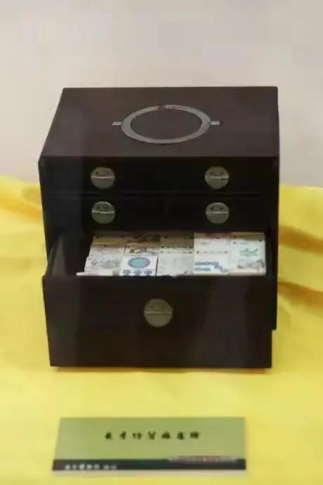 皇帝的生活有多豪华？看看溥仪的这些用品就知道了