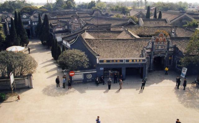 川西“土皇帝”刘文彩，死后家产如何安排，妻妾子女什么下场？