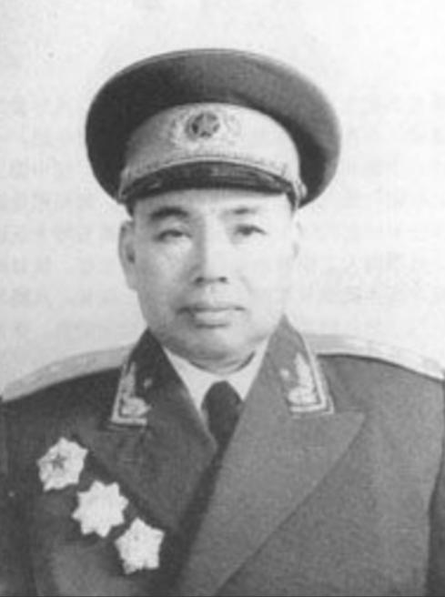 69年许世友为王近山接风洗尘，得知其房屋简陋后：我的房子给你住