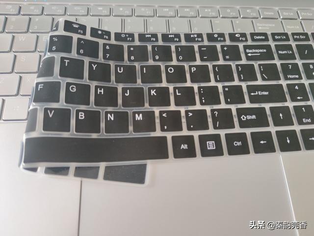 拼多多上花费1870元买的笔记本，值不值？分享一个月后的真实感受