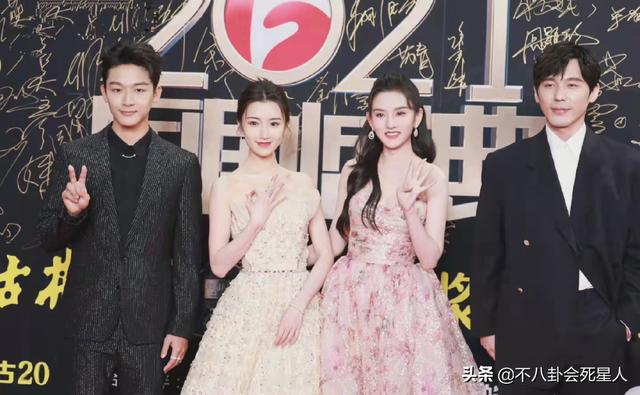 �й�Ů���ǵ���Χ��Ƭ(���º�̺���ͣ�ë��ͮ���繫��������Ծ����Ź��أ���������ʮ��)