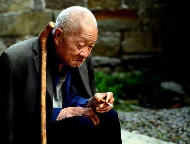 你发现“他们”已经老了吗？好好珍惜跟他们在一起相处的时光