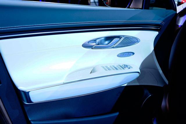 零百加速4.5秒 智能电动四驱 有个性够豪华 捷尼赛斯GV70实拍简评