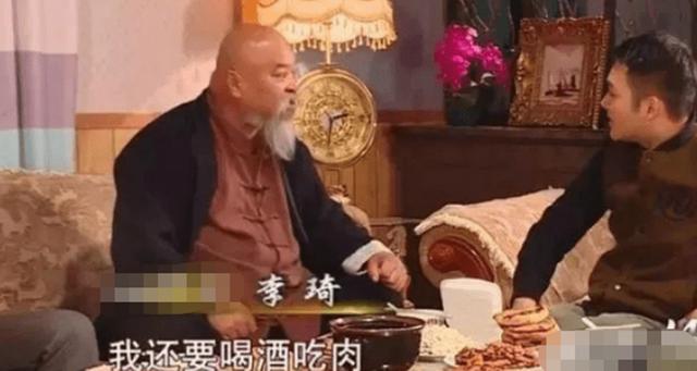 67岁李琦清晨在包子铺操劳！老来瘦手浮肿，糖尿病缠身仍酒肉不断