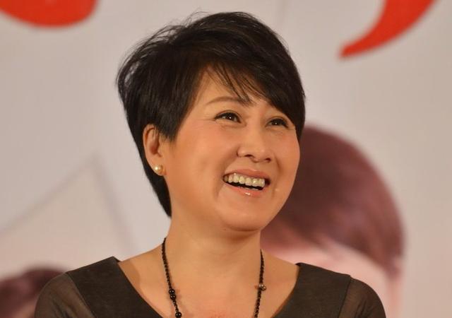 张凯丽：我是国民媳妇，也是速滑运动员，完美人生曾差点留下污点