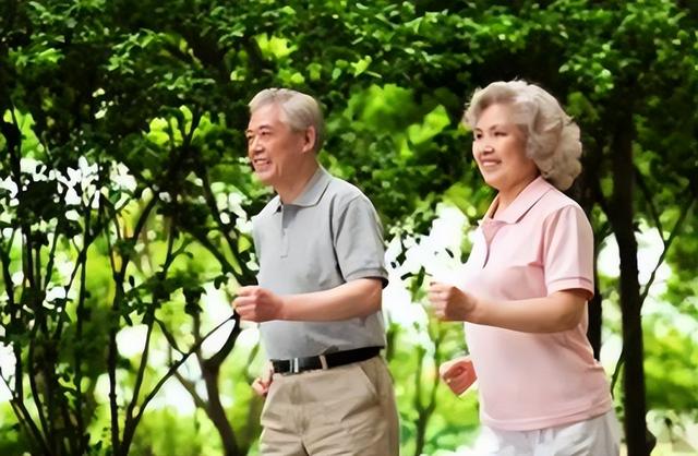 男性过了65岁，若还能做到以下5件事，或说明身体素质还不错