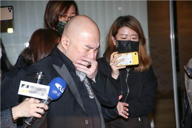 刘真离世两周年，辛龙发十二字悼念亡妻，断绝外界往来成苦行僧