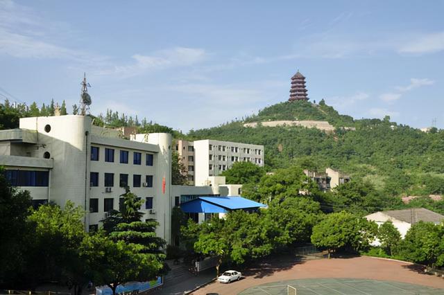 包含眉山碎石制砂机组合的词条