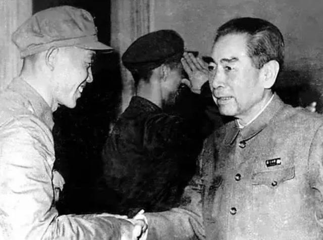 周总理军事地位有多高？连创我军10个第一，军事家排名仅次于一人
