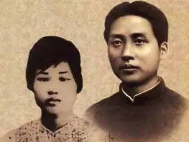 1962年，一封讣告送到中南海，毛泽东含泪：寄500，与我夫人同穴