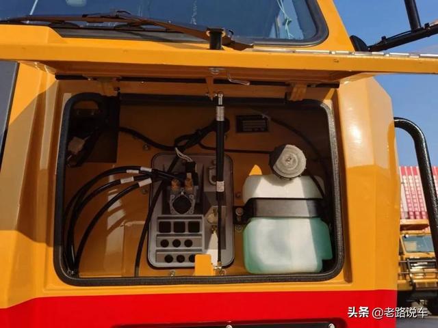 宇通宽体矿用自卸车