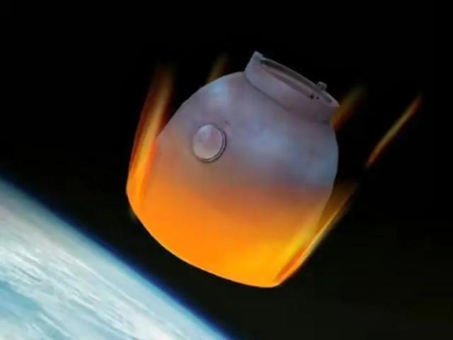 杨利伟的危险返航，《太空一日》自述中揭开舷窗裂纹之谜