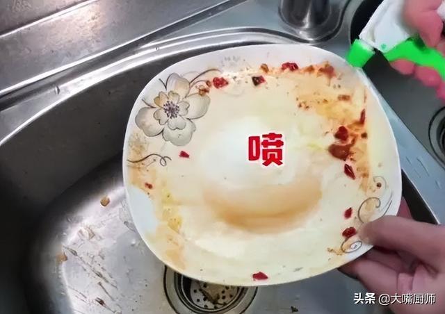外婆用了50年，桔子皮塞进矿泉水瓶，作用太大了，一年节省几百元