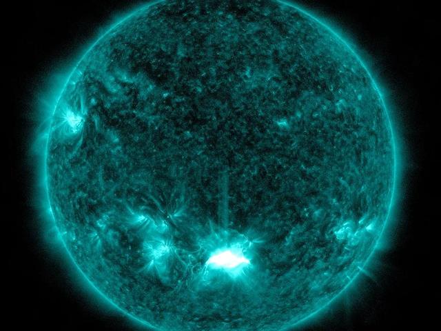 狂暴的太阳！第25个周期，刚摧毁40颗卫星，2月又爆发3次