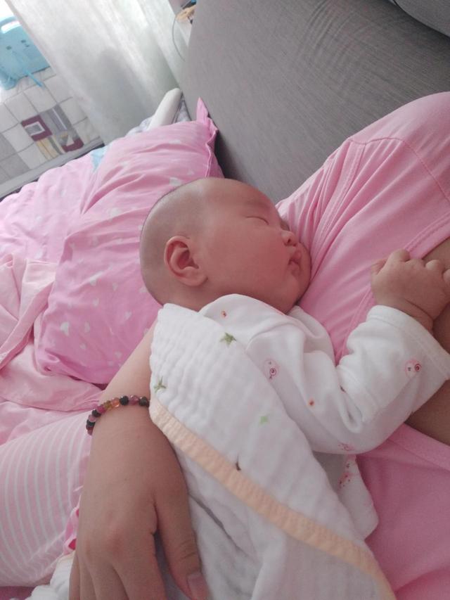 单身妈妈太难了，我感觉自己快要撑不住了……