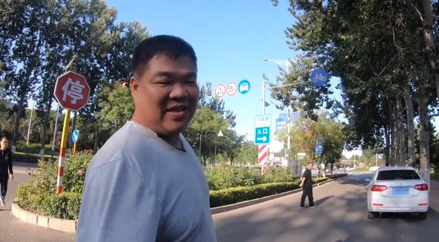 印度小夥認爲中國不好，于是坐飛機前來驗證，結果直呼中國太棒了